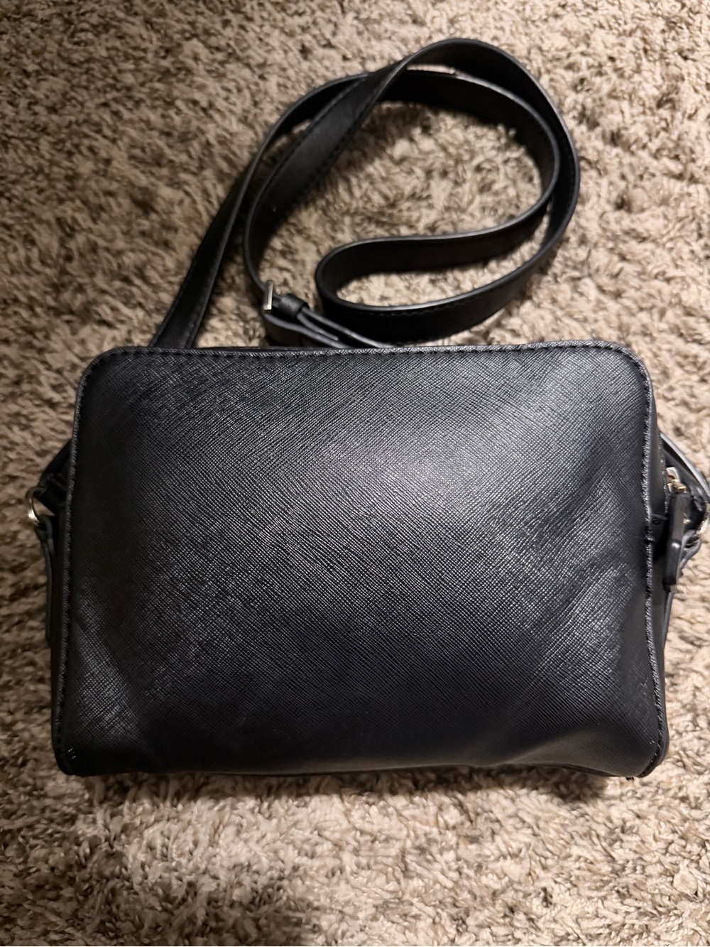 GUESS Los Angeles Black Crossbody Bag - Picture 4 of 14